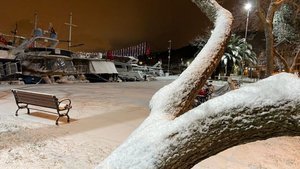 İstanbul'da kar yağışı gece boyunca etkili oldu