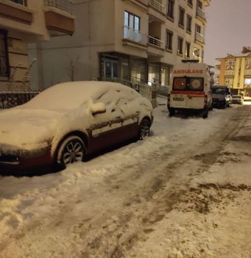 Liseli kız asılı bulundu, ailesi gözaltında