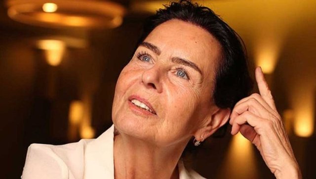 3lü sex annesini ve teyzesini sikiyor