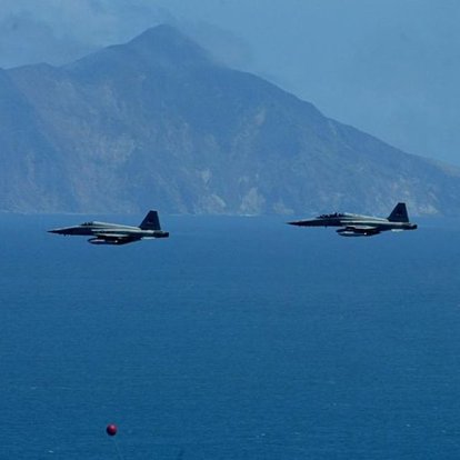 Çin askeri uçakları, Tayvan hava savunma sahasını ihlal etti