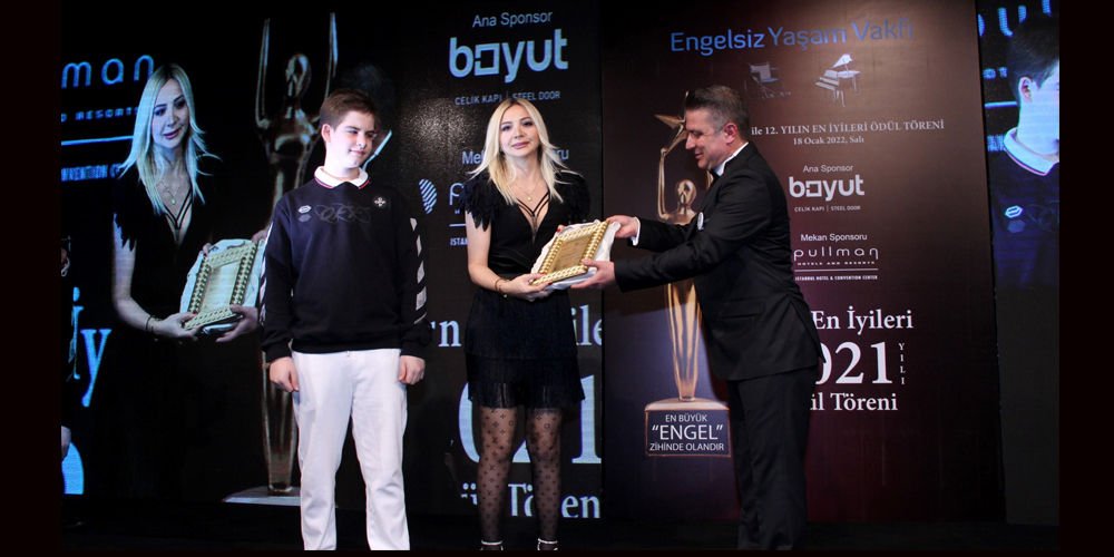 Engelsiz Yaşam Vakfı'ndan Yılın En İyileri...