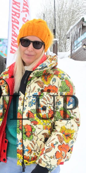 Aşıkların kar romantizmi...