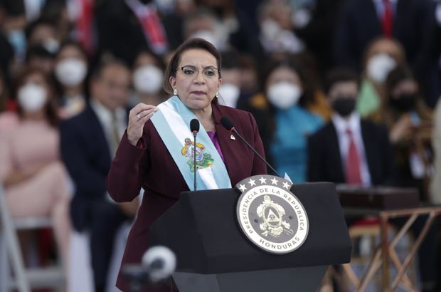Honduras'ın ilk kadın Devlet Başkanı Castro yemin etti