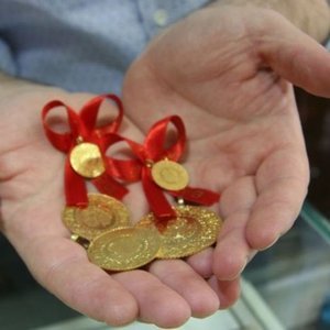 Altın fiyatlarında düşüş sürüyor!