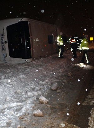 Tokat'ta yolcu otobüsü devrildi: 23 yaralı