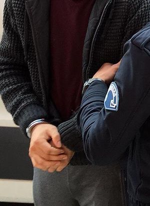 İzmir'de suç örgütüne yönelik operasyon: 7 gözaltı