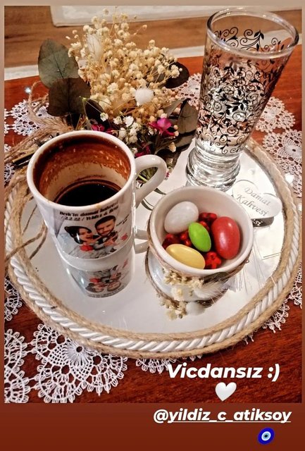 Berk Oktay ile Yıldız Çağrı Atiksoy nişanlandı!