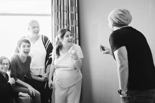 Ünlü oyuncu Hazal Kaya'dan eşi Ali Atay'a iltifat: Sana çok aşığım! - Son Dakika Magazin Haberleri