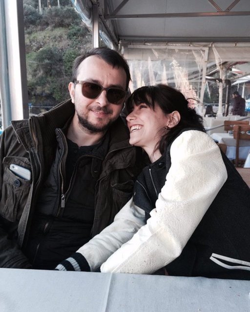 Ünlü oyuncu Hazal Kaya'dan eşi Ali Atay'a iltifat: Sana çok aşığım! - Son Dakika Magazin Haberleri