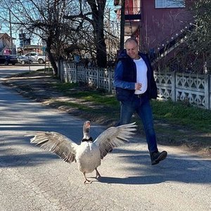 9 yıldır yanından ayırmıyor