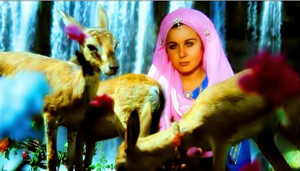 T&uuml;rk sinemasının ilk 'Leyla ile Mecnun' filmini Duygu Sağıroğlu y&ouml;netti. 1973 yapımı filmde başrolleri Fatma Girik ile Kadir İnanır paylaştı. 