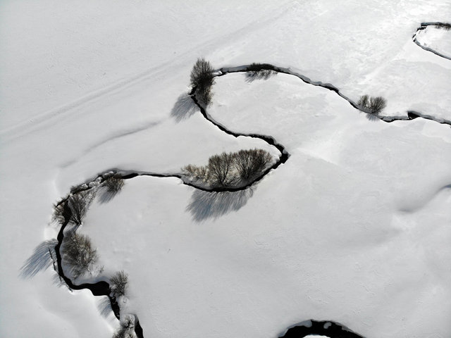 Ağrı'nın karla kaplı menderesleri drone ile görüntülendi