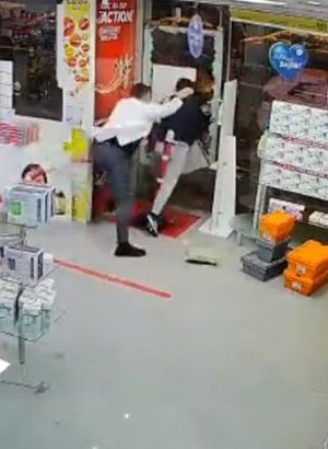 Eczanede bıçaklı soygun!