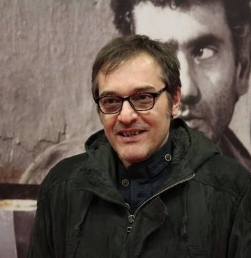 Sinema yazarı Murat Özer, ailesi ve arkadaşlarının katıldığı cenaze töreniyle toprağa verildi