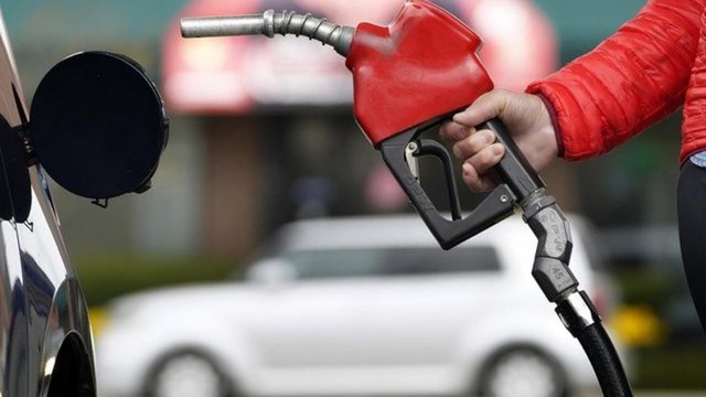 DEV İNDİRİM | Son dakika: Petrol düşüyor, motorine indirim geldi! Benzin  fiyatı düştü mü, indirim ne