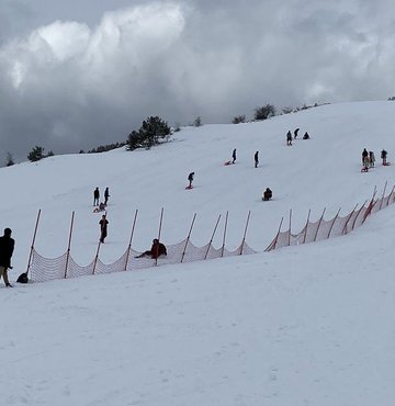 Gençlik ve Spor Bakanlığınca yapımı tamamlanarak önceki yıl hizmete alınan Keltepe Kayak Merkezi, kayakseverlerin gözdesi haline geldi