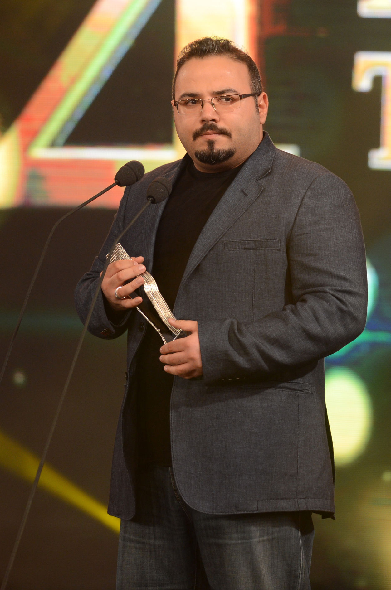 Selçuk Aydemir, 2013'te Antalya Televizyon Ödülleri'nde 'İşler Güçler' ile komedi dalında 'En İyi Yönetmen Ödülü'nü kazandı.