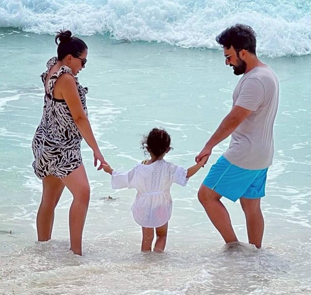 Tarkan, eşi Pınar Tevetoğlu ve kızı Liya ile tatil sezonunu açtı