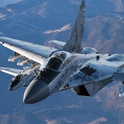 Cezayir'de askeri uçak düştü: 1 asker öldü