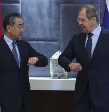 Çin Dışişleri Bakanı Wang Yi, Rusya ile iş birliğini ilerletme konusunda kararlı olduklarını dile getirdi.