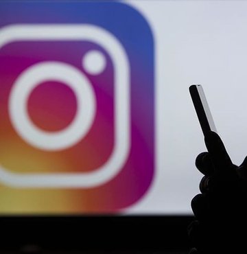 Dünyaca ünlü fotoğraf ve video uygulaması Instagram, bir kez daha çöktü iddialarıyla gündeme geldi. Sevilen uygulamanın kullanıcıları DM gönderip almakta zorluk yaşandığını belirtiyor. Peki, Instagram