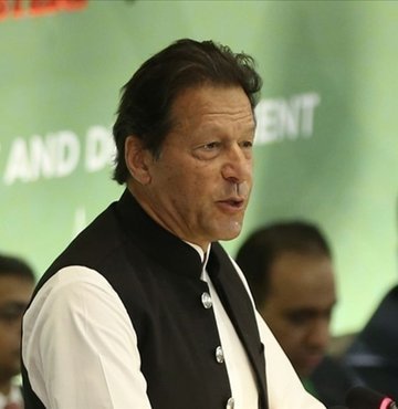 Pakistan'da Başbakan İmran Han hükümeti düştü