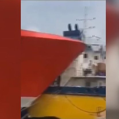 Cezayir’de yolcu gemisi ile petrol tankeri kaza yaptı