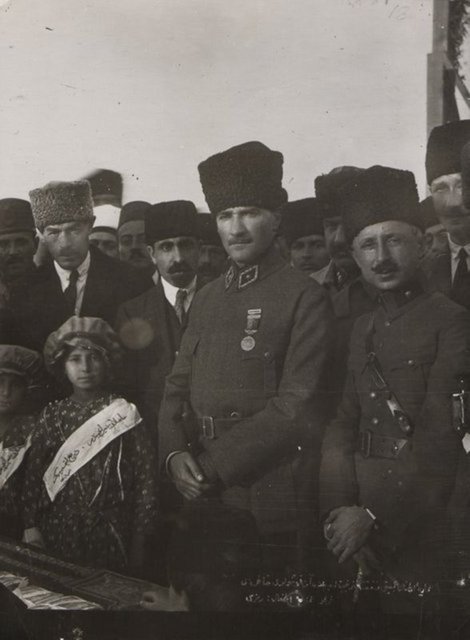 Atatürk'ün 23 Nisan sözleri: 'Küçük hanımlar küçük beyler...'  Atatürk'ün en güzel 23 Nisan Çocuk bayramı sözleri ve görselleri