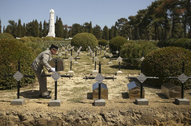 Çanakkale'de bulunan Fransız askerlerin mezarları taşındı