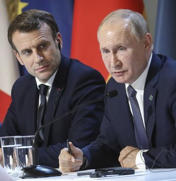 Rusya Devlet Başkanı Putin, ikinci kez Cumhurbaşkanı seçilmesi nedeniyle Emmanuel Macron