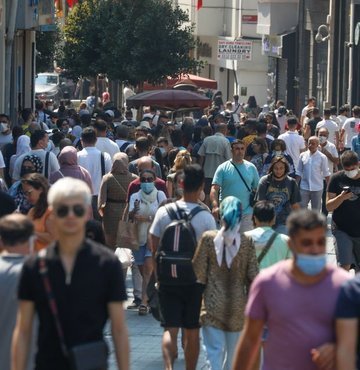 SaÄlÄ±k BakanlÄ±ÄÄ± KoronavirÃ¼s Bilim Kurulu Ãyesi Prof. Dr. Mustafa Necmi Ä°lhan, âArtÄ±k bu bayram bir arada olma zamanÄ±. Ama bir arada olduÄumuzda da 65 yaÅ Ã¼zeri bÃ¼yÃ¼klerimize, kronik hastalÄ±ÄÄ± olanlara salgÄ±n Ã¶ncesindeki gibi de dikkat etmemiz gerekiyorâ dedi