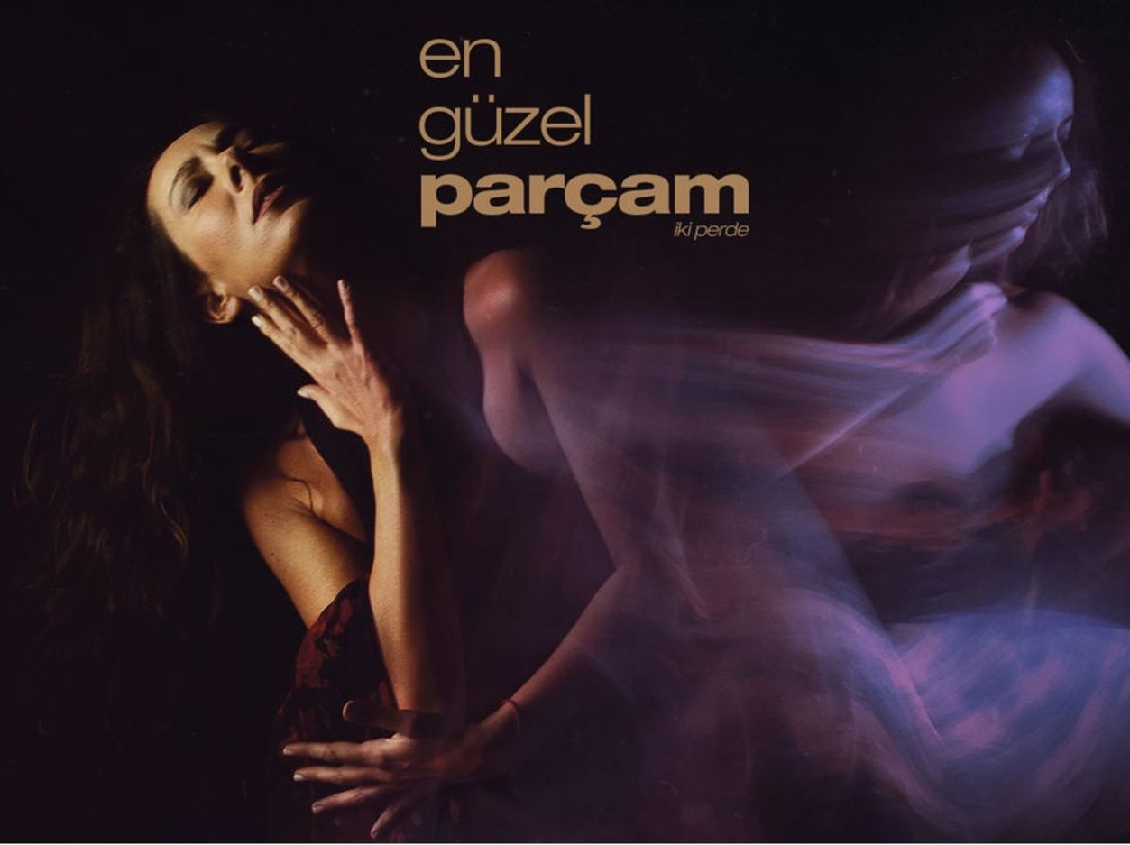 Zeynep &Ouml;zyağcılar, yazdığı iki perdelik oyunda tek kişilik performans sergiliyor. 