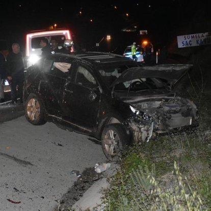 Kastamonu'da iki otomobil çarpıştı, sürücü olay yerinden kaçtı