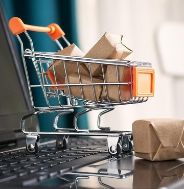 Tüketici Konfederasyonu Başkan Vekili İbrahim Güllü, özel günlerde internetten daha fazla alışveriş yapıldığını belirterek, "Normal zamana göre yüzde 30-40