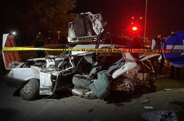 Kütahya'da otomobiller çarpıştı: 1 ölü, 2 yaralı