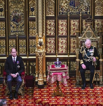 İngiltere Kraliçesi II. Elizabeth, her yıl katıldığı İngiltere Parlamentosu
