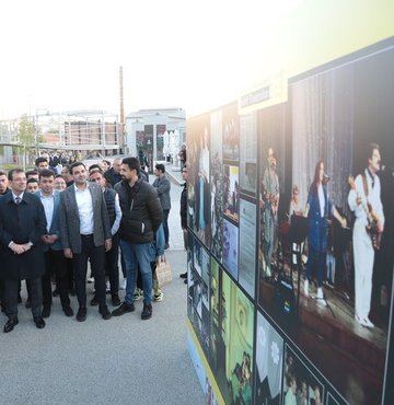 İstanbul Büyükşehir Belediyesi Şehir Tiyatroları’nın geleneksel olarak düzenlediği 36. Genç Günler,  Müze Gazhane’de düzenlenen, İBB Başkanı Ekrem İmamoğlu’nun da katıldığı bir törenle başladı. Törende konuşan İBB Başkanı Ekrem İmamoğlu; “Darülbedayi çok asil bir kurum. Tiyatro denince bir marka, olağanüstü bir tarih, çok önemli bir miras” dedi