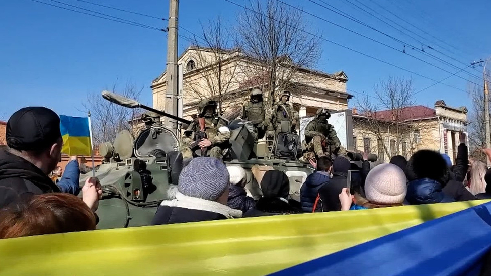 Ukrayna işgali: Rusya kontrolünü sağladığı kentlerde nasıl bir yönetim