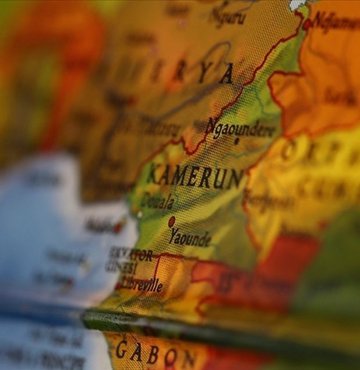 Kamerun’un başkenti Yaounde’de 11 mürettebatlı jet ormanlık alana düştü. Uçağın düştüğü bölgeye arama kurtarma ekiplerinin sevk edildiği bildirildi