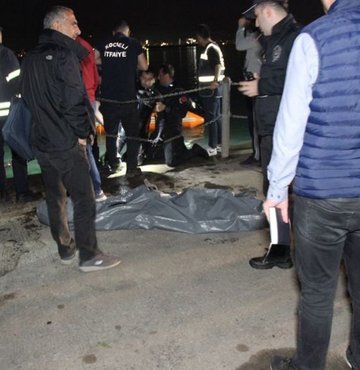Denize düşen iki gençten acı haber