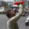 Hindistan'da rekor sıcaklık: Termometreler 49'u gösterdi!