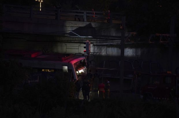 İspanya'da iki tren çarpıştı: 1 ölü, 85 yaralı