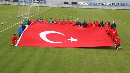 Sivasspor dev Türk bayrağı açtı