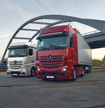 Mercedes-Benz Türk, Nisan ayında Aksaray Kamyon Fabrikası’nda ürettiği bin 976 adet kamyonun bin 210 adedini Avrupa ülkelerine ihraç ettiğini açıkladı. Yapılan açıklamaya göre, şirketin Nisan ayında en fazla ihracat yaptığı ülke Almanya oldu