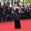 Cannes'da Bella Hadid rüzgarı