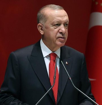 Cumhurbaşkanı Recep Tayyip Erdoğan, Askerlerimizin tek damla kanını yerde bırakmadık, bırakmayacağız. Bu hain saldırılara cevabımızı yeni operasyonlarla vermeyi sürdüreceğiz. dedi