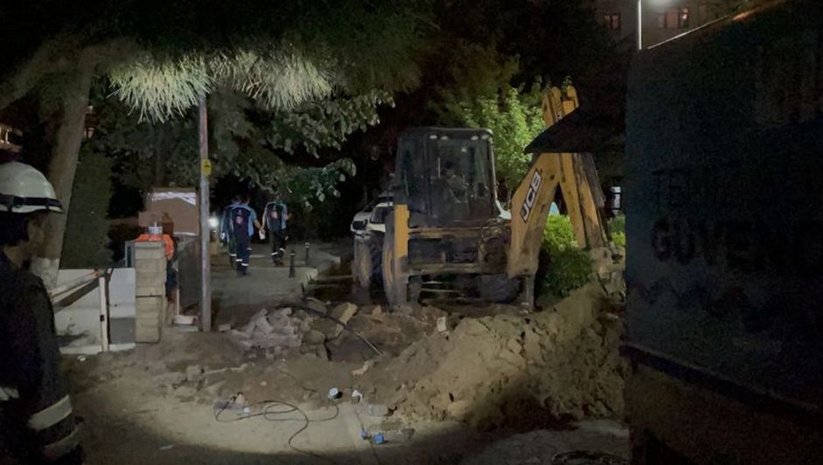 Kadıköy'deki İSKİ çalışmasında elektrik ve doğalgaz hattı zarar gördü