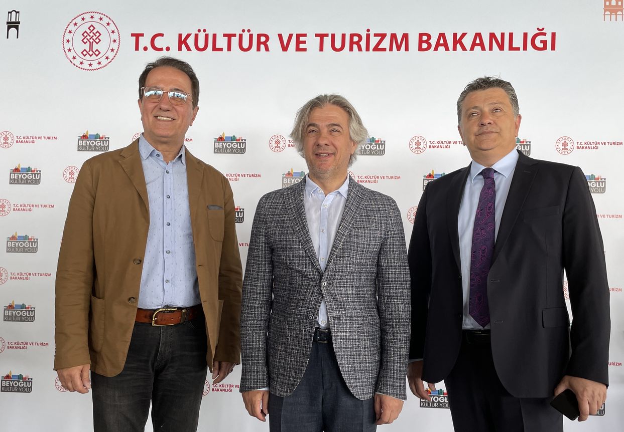 Atatürk Kültür Merkezi Sanat Yönetmeni Remzi Buharalı - Kültür ve Turizm Bakanı Yardımcısı Ahmet Misbah Demircan - Turizm Geliştirme Ajansı Genel Müdürü Yalçın Lokmanhekim
