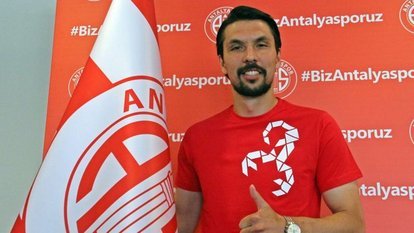 Antalyaspor, Alperen Uysal ile anlaştı
