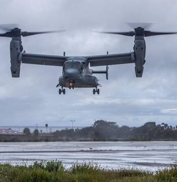 ABD Deniz Piyadelerine ait Osprey MV-22B tipi tiltrotor hava aracının Califronia eyaletinin güneyinde düşmesi sonucu 4 kişinin öldüğü bildirildi